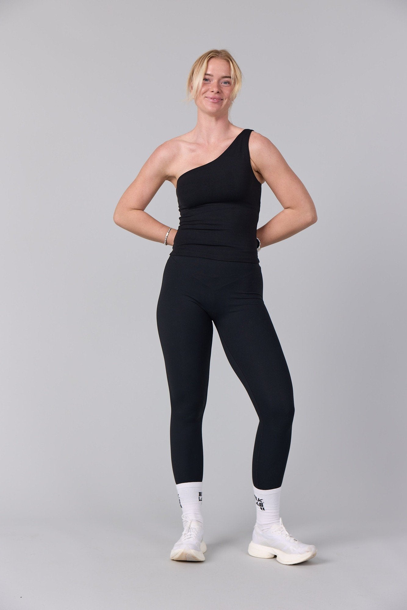 11BALANCE TOP