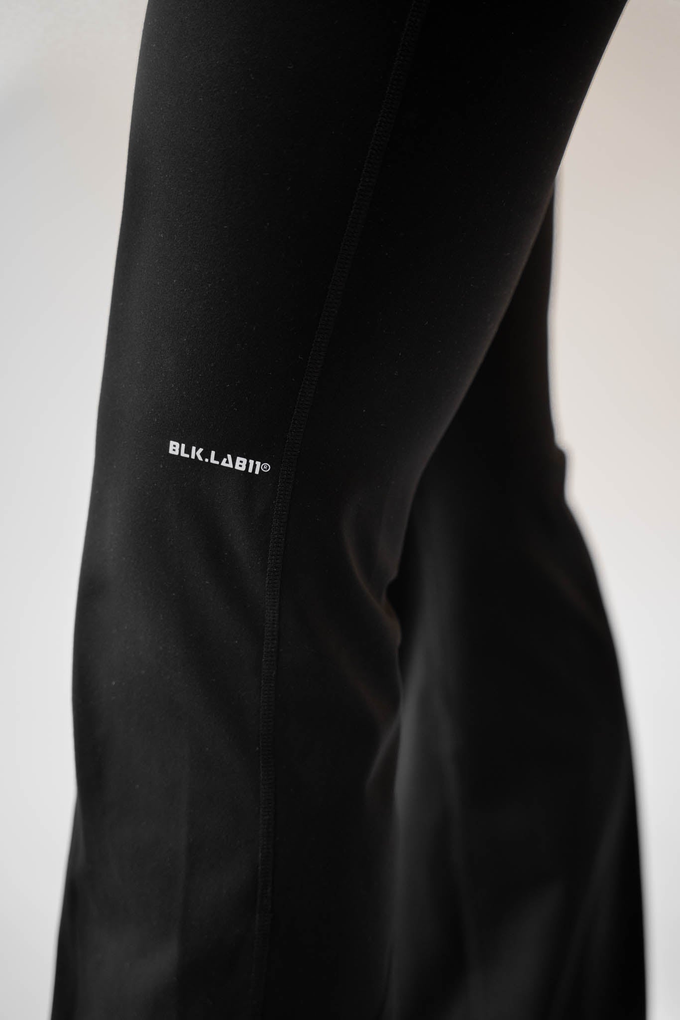 11GROUNDING FLARED PANTS