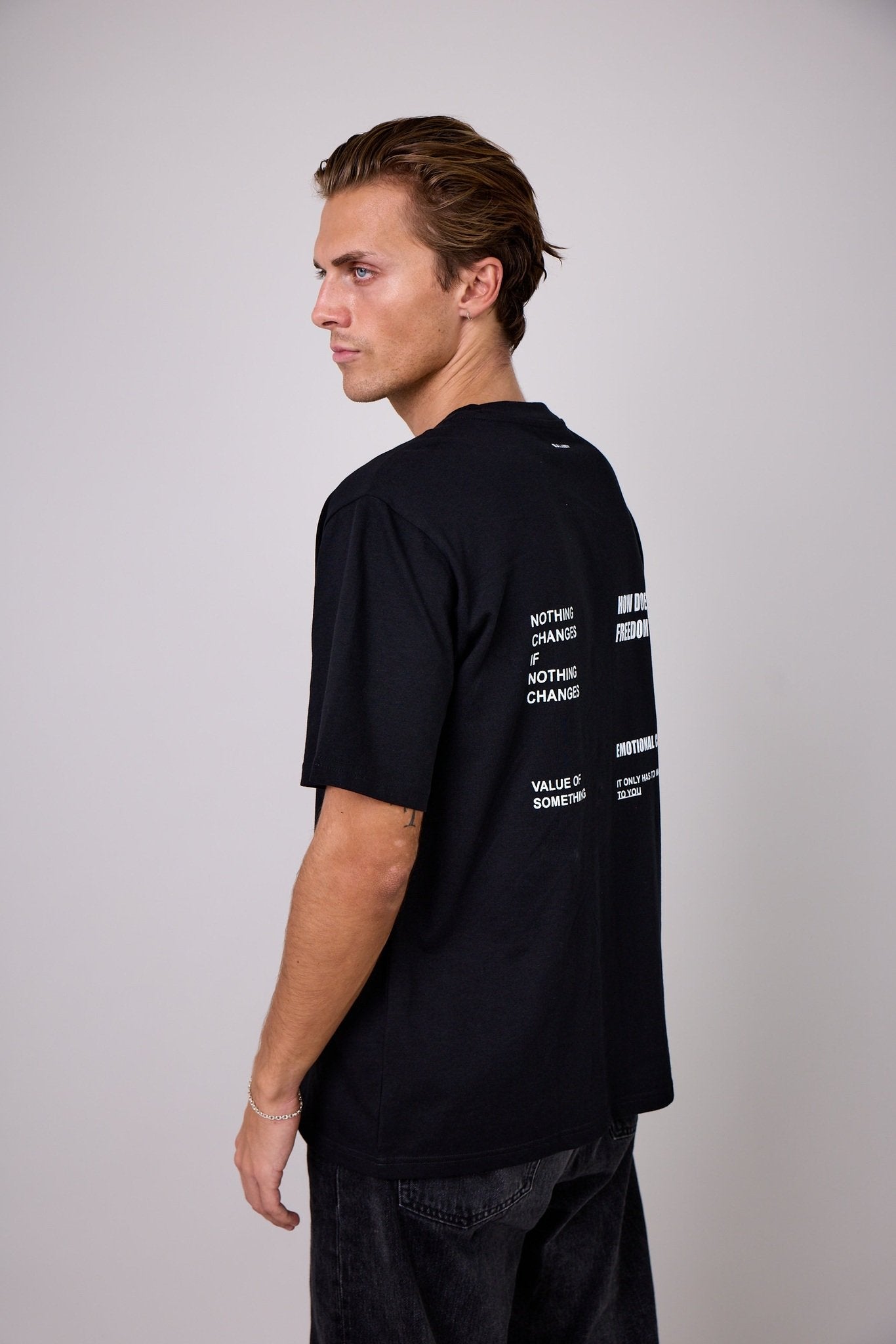 11REFLECT BOX TEE #1 hover