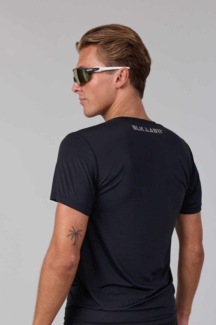 11RESILIENCE DRY FIT TEE