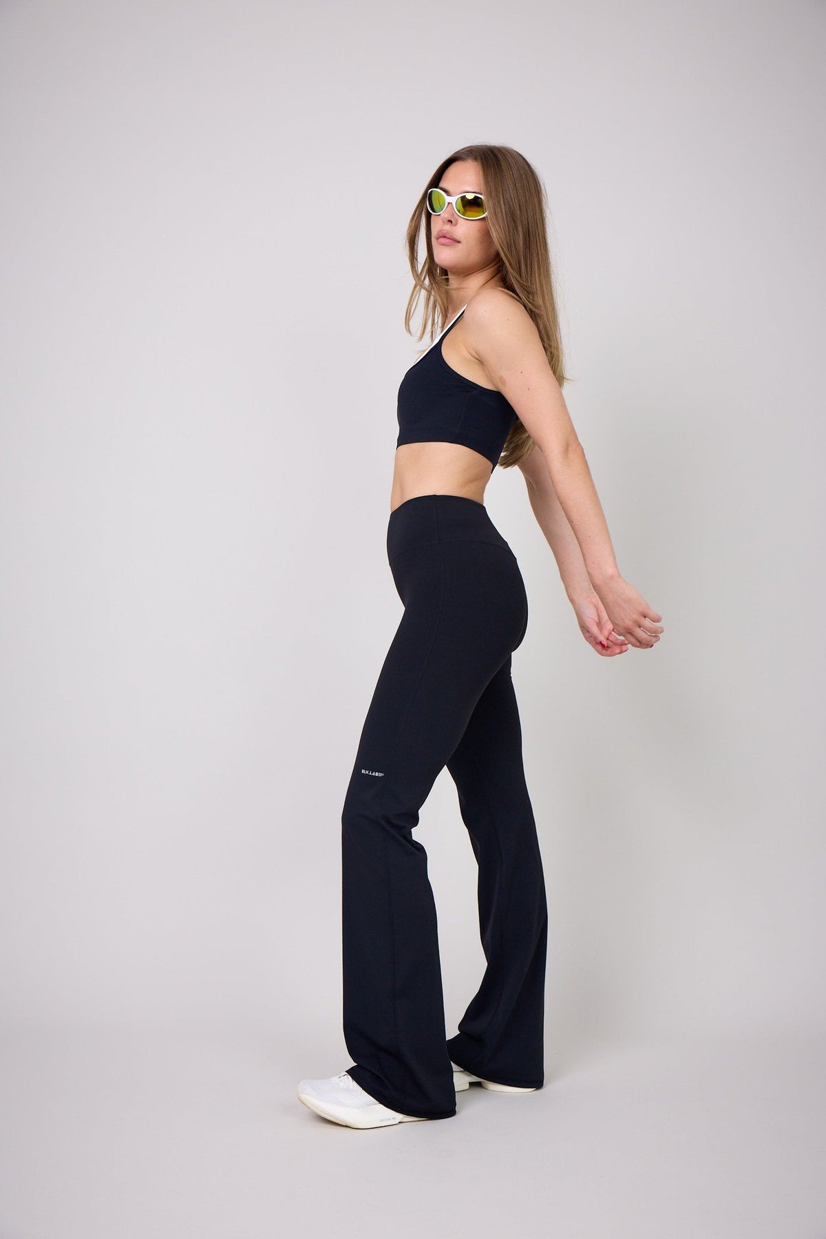 11GROUNDING FLARED PANTS