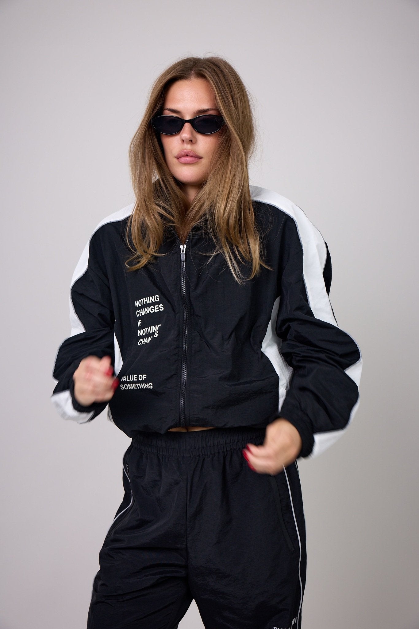11UNSTOPPABLE WINDBREAKER hover